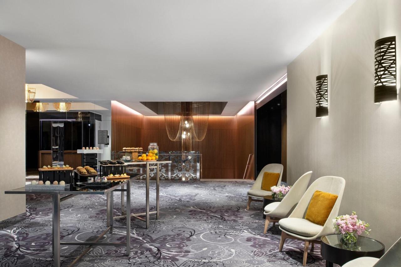 Sheraton Melbourne Hotel Exteriér fotografie The Lounge at the Westin Palace, Madrid