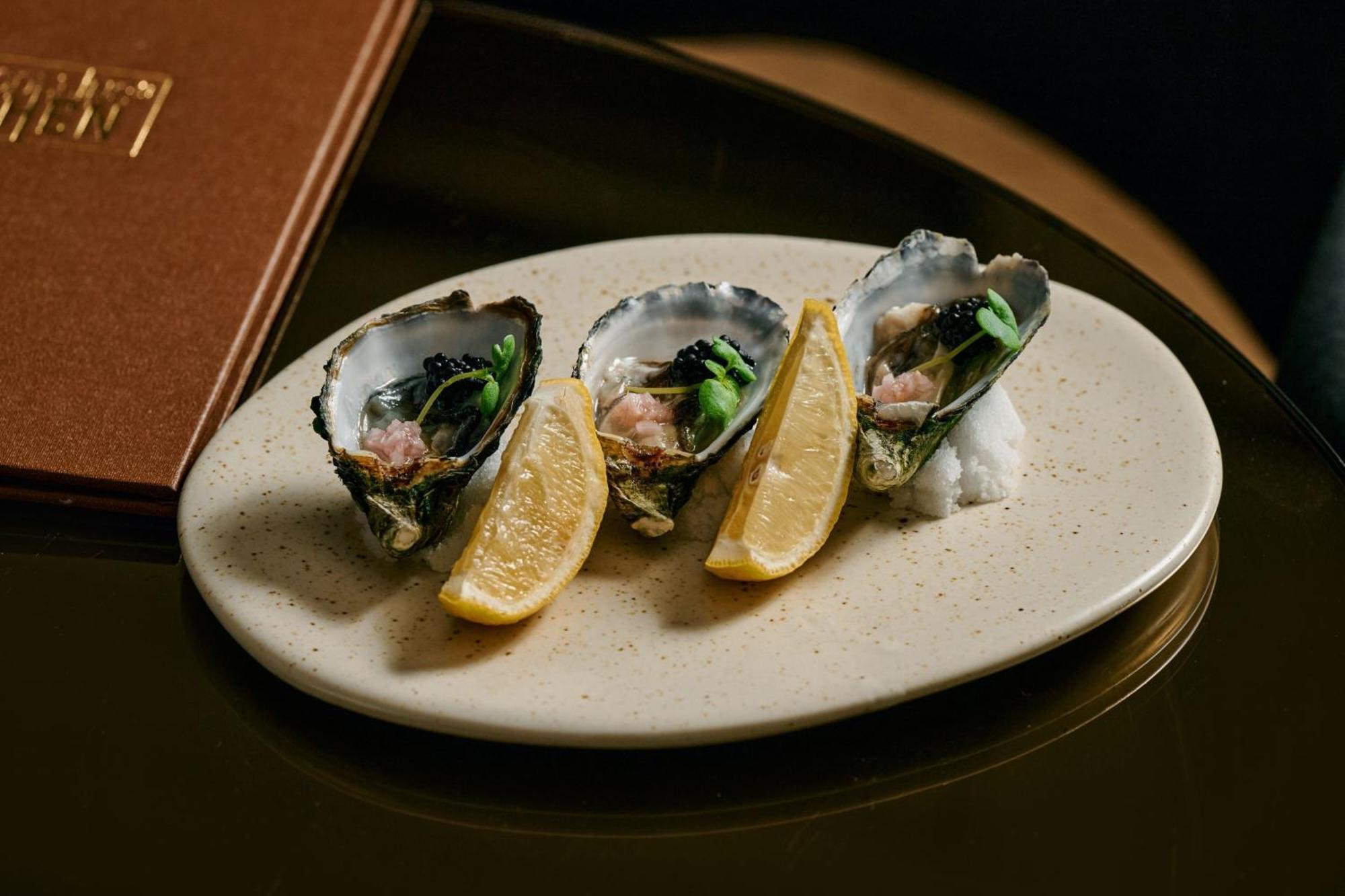 Sheraton Melbourne Hotel Exteriér fotografie Oysters at the Oyster Bar